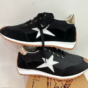 NWT Vintage Havana Black and White Sneakers